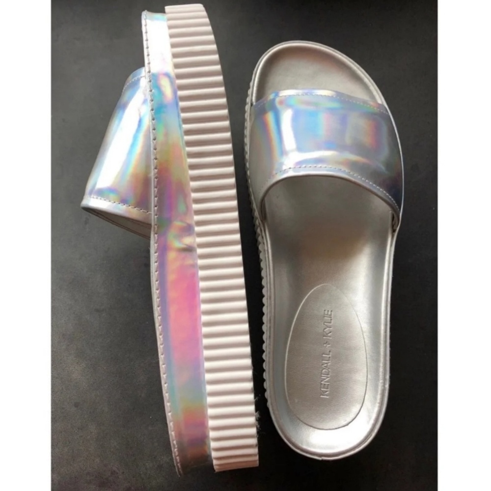Kendall And Kylie slides